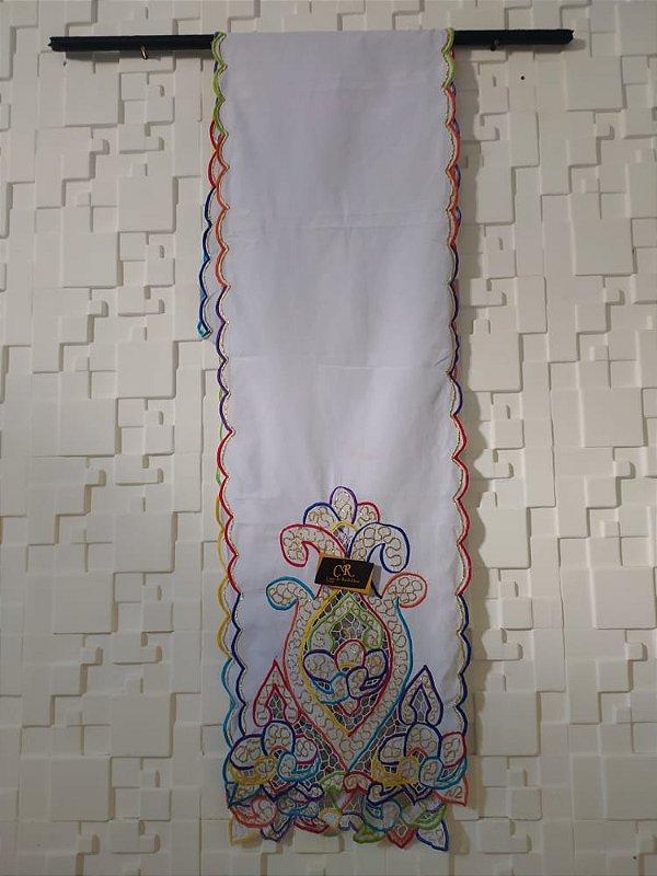 Pano de cabeça colorido com fio dourado