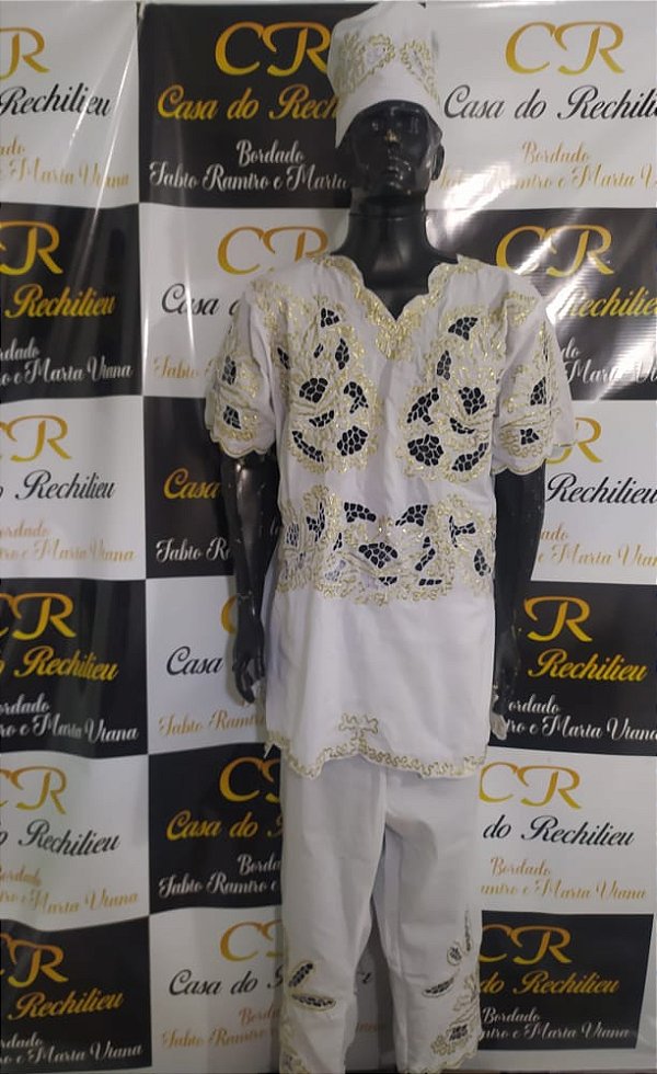 conjunto Masculino Rechilieu Branco  e fio dourado 3 peças