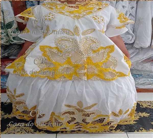 Baiana Rechilieu Amarelo e fio dourado com pintura amarelo 6 peças