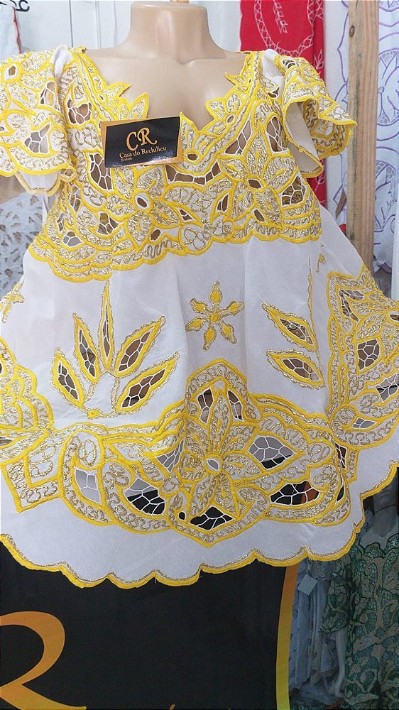Bata Rechilieu Amarelo  e fio dourado