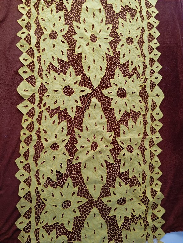 Pano da costa bordado amarelo