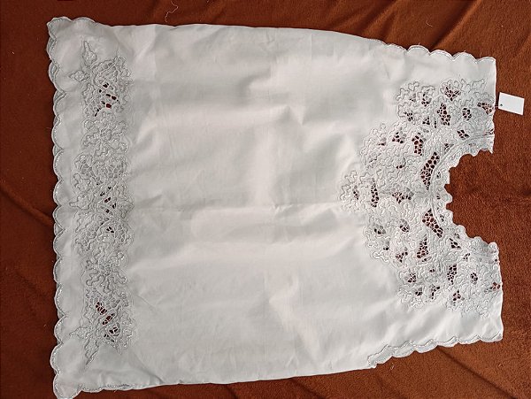 Vestido bordado branco com fio prata  peça unica