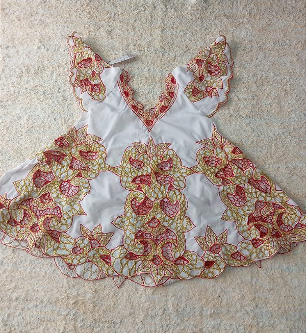 Bata bordado vermelha com fio dourado peça unica