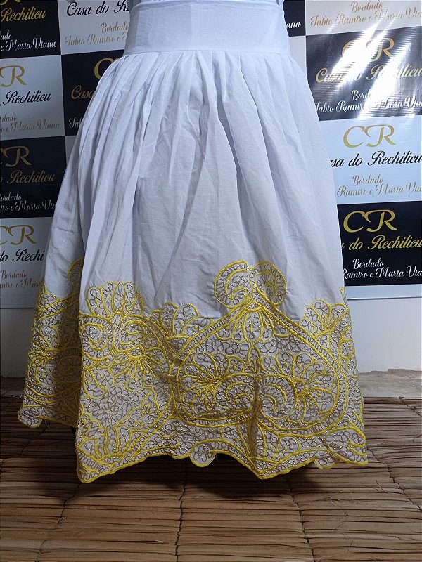 Saia Rechilieu amarelo com fio dourado  5mt de roda
