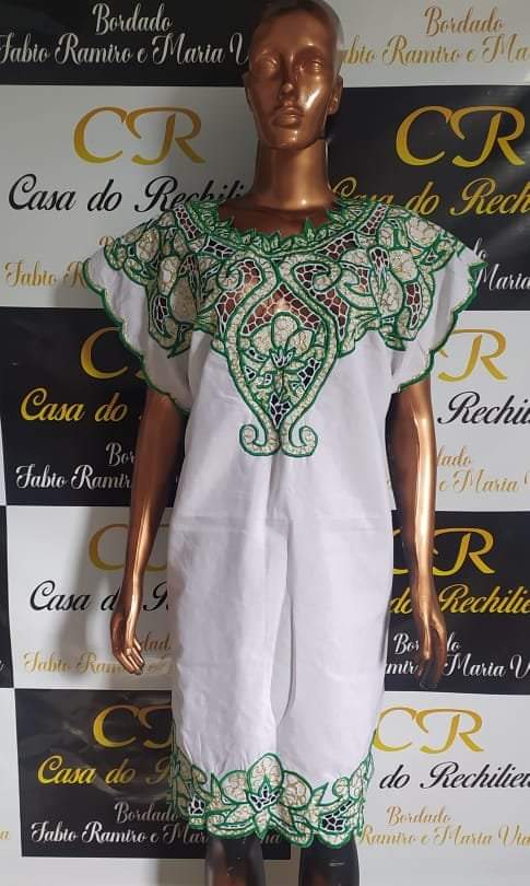 Vestido bordado verde com fio dourado peça unica