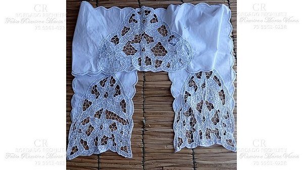 Pano de cabeça Bordado   branco com fio prata