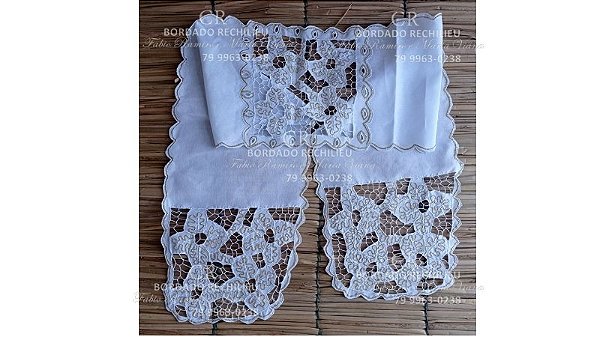 Pano de cabeça Bordado  branco com fio prata