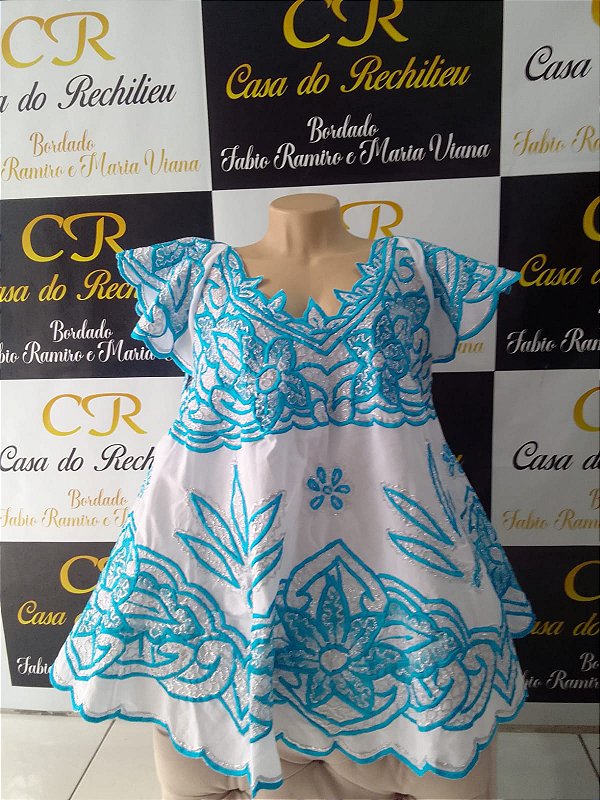 Bata bordado azul com fio prata