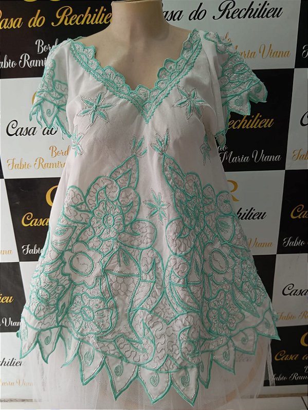 bata bordado  verde  com fio prata peça unica