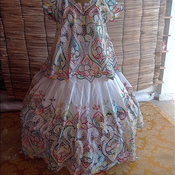 Baiana bordado colorido com fio dourado 6peças