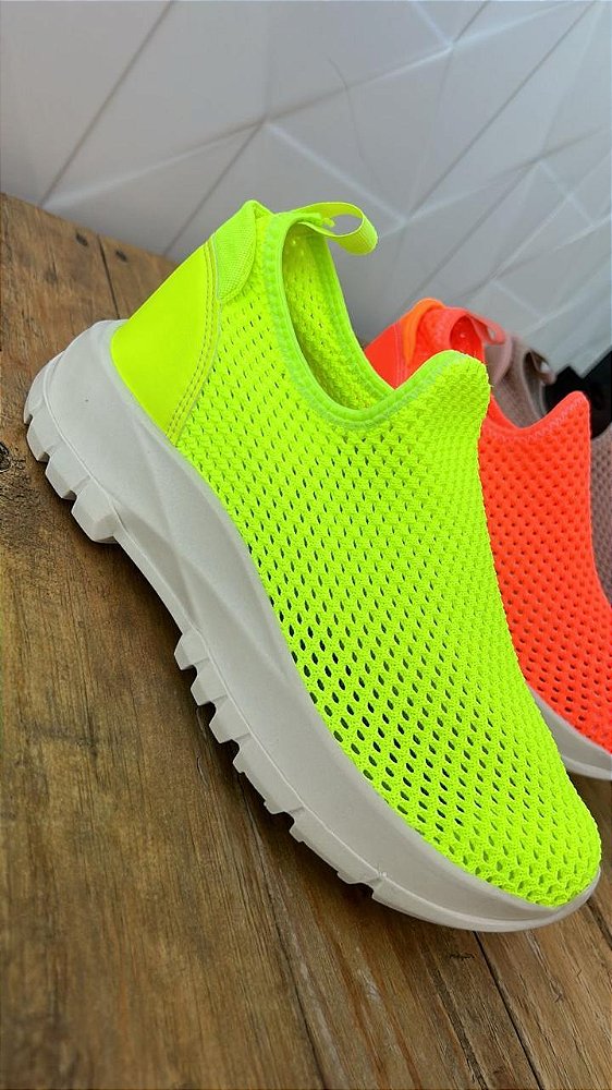Tênis Neon