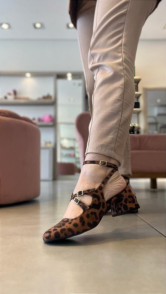 Sapato Slingbach salto animal print