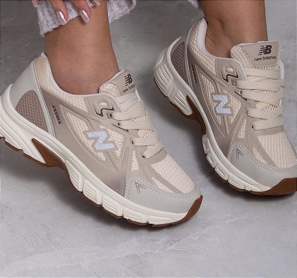 Tênis New balance cloud 725