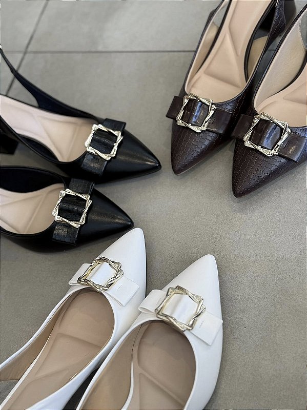 Scarpin fivela salto bloco