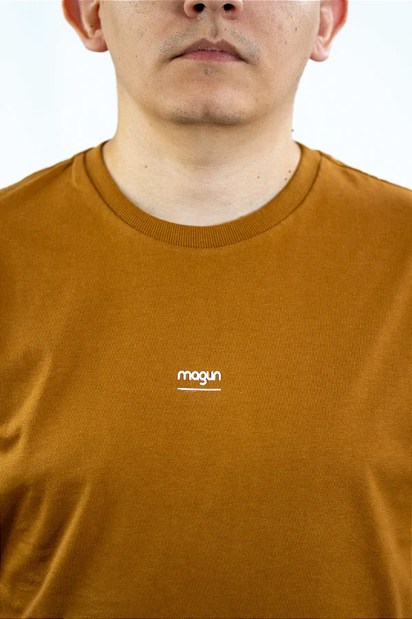 CAMISETA ALGODÃO LOGO MAGUN CARAMELO