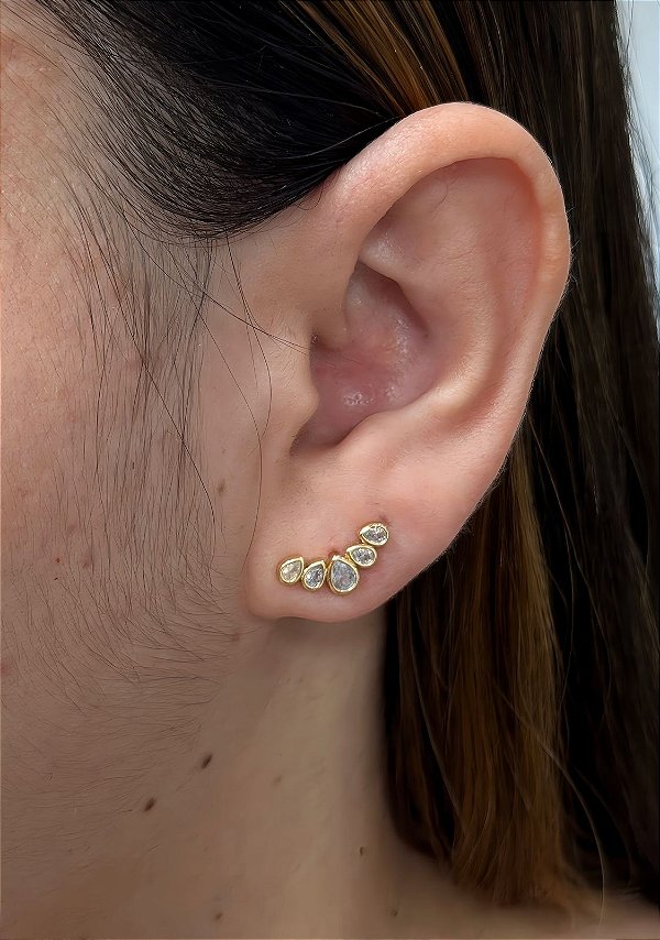 BRINCO EAR CUFF MINI CRAVEJADO COM ZIRCONIAS BANHADO EM OURO 18K