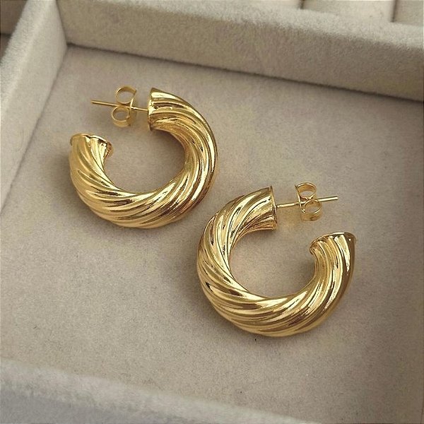 ARGOLA TUBO TORCIDA BANHANDA A OURO 18K