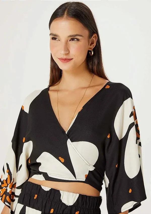 Blusa Cropped Floral Preta- Hering