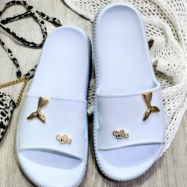 Chinelo Nuvem Slide Branco em EVA com Pins à sua escolha
