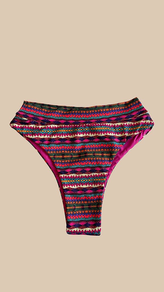 Calcinha Hot Cavada Crochê