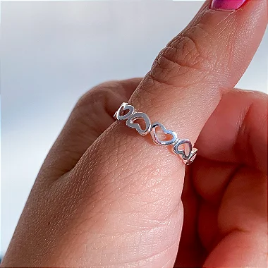 Anel corações vazados banhado a prata