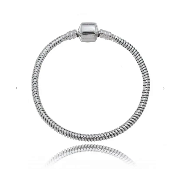 Pulseira de berloques fecho tradicional banhado a prata