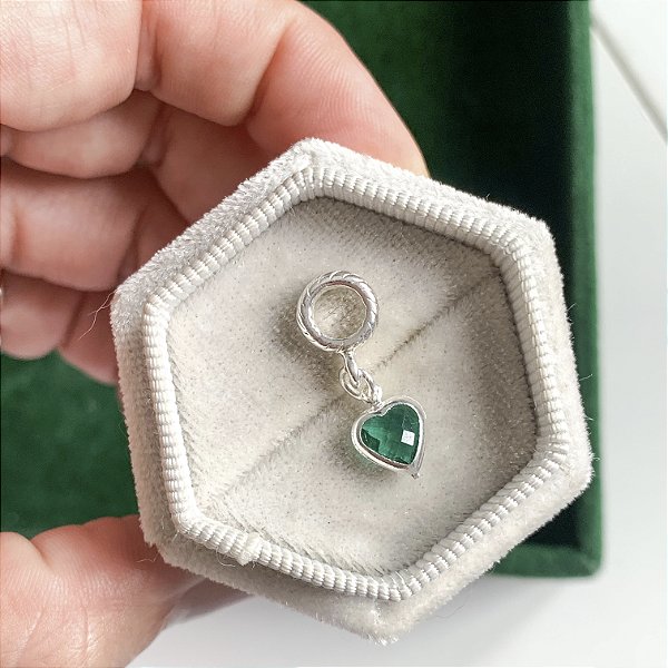 Berloque ponto de luz coração verde banhado a prata