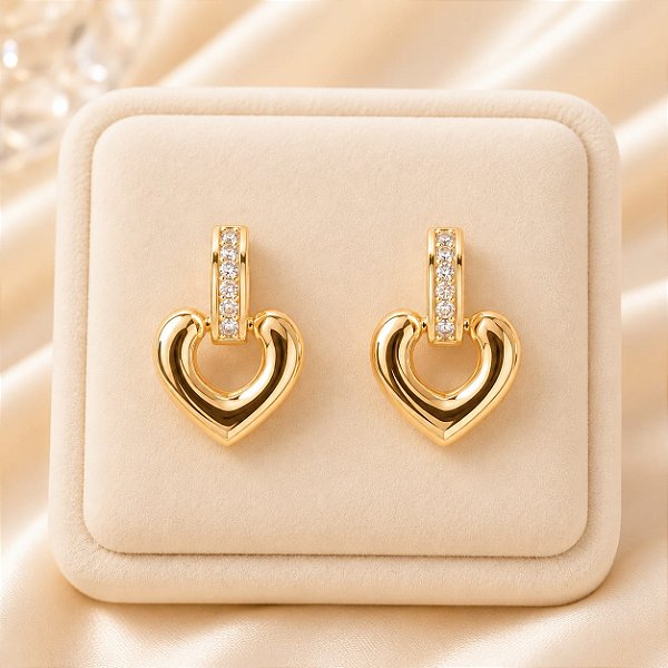 Brinco Meia Argola Coração Dourado Banhado a Ouro 18k