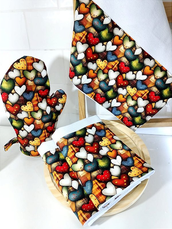 Kit de Cozinha Corações Coloridos – 3 Panos de Prato + 1 Luva