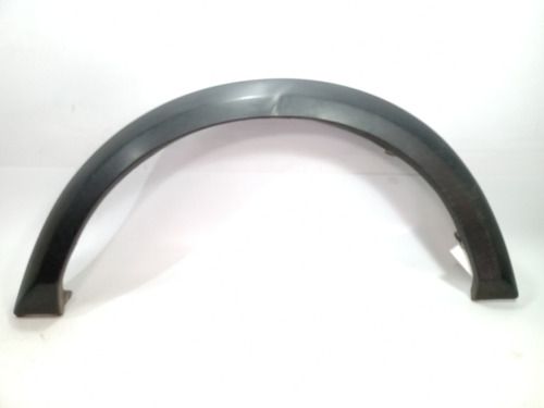 Aplique Paralama Diant. Esq. Land Rover Discovery 3 Detalhe
