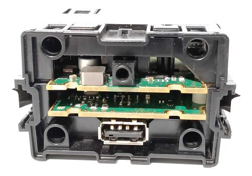 Entrada Usb Auxiliar Sem Acabamento Audi A3 2017 2018 2019