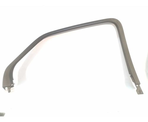 Moldura Vidro Porta Traseira Esquerda Chevrolet Equinox 2021