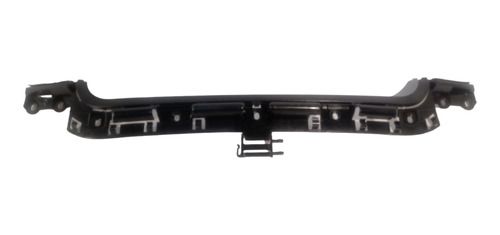Guia Trava Central Parachoque Traseiro Bmw 120i 2006 2010