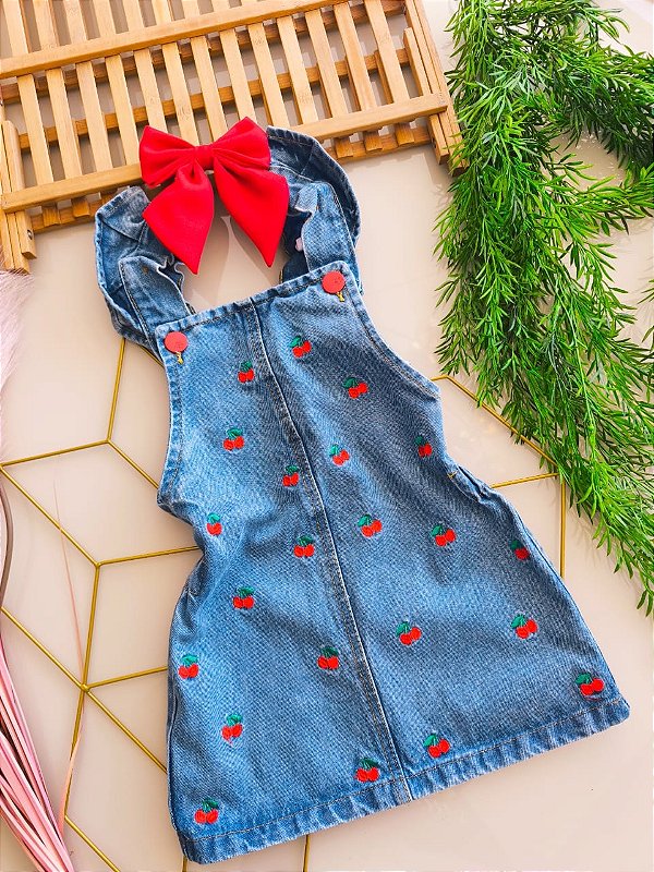 Jardineira Infantil Menina Jeans Bordada Cereja