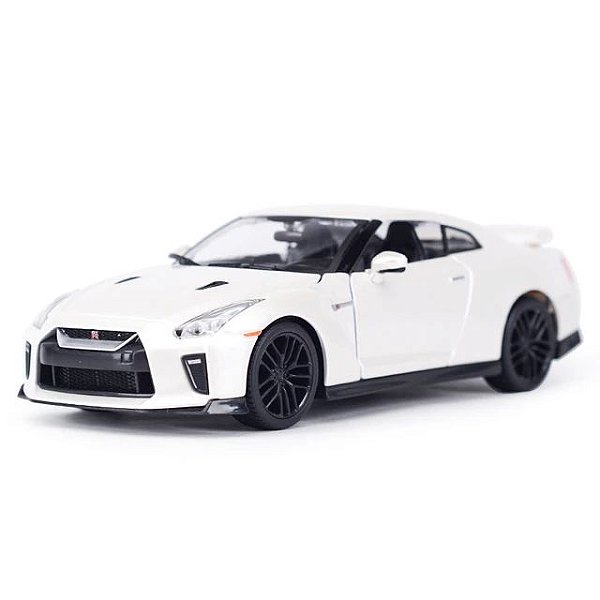 Miniatura Carro Nissan GT-R 2017 - Godzilla - Bburago - 1/24