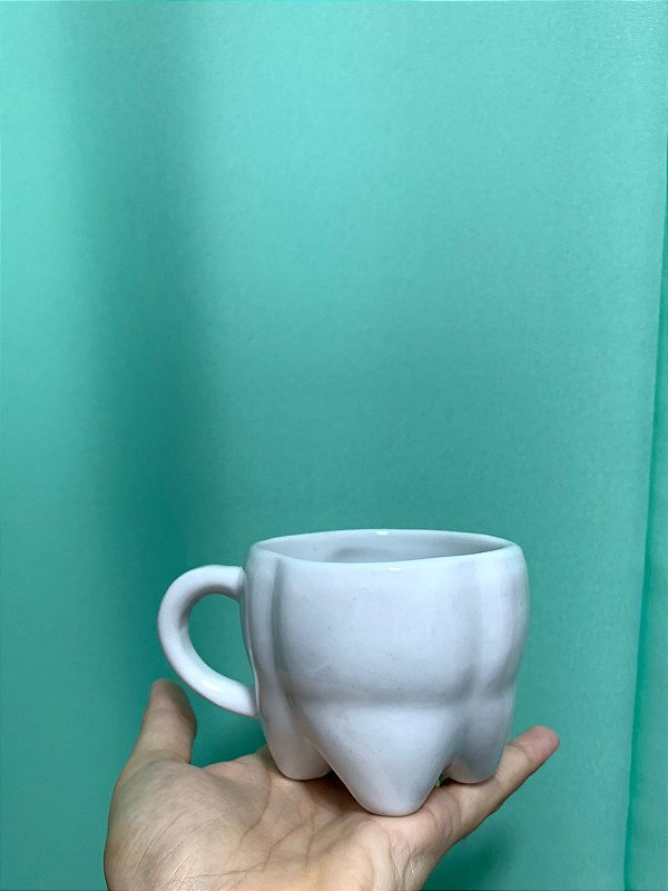 XÍCARA EM PORCELANA DENTINHO