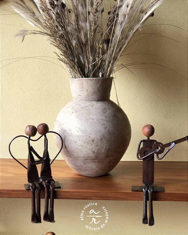 Esculturas Artesanais de ferro e madeira