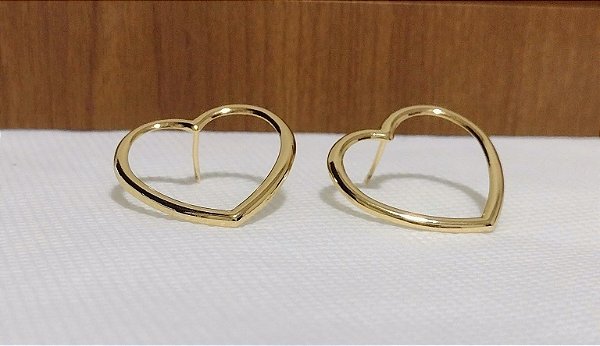 Brinco Coração Vazado Banhado em Ouro 18 k.