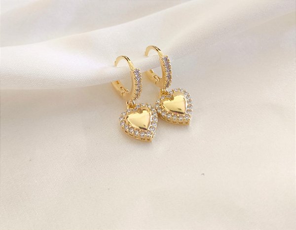 Brinco Argola Clique Coração Cravejado  Banhada em Ouro 18 k.