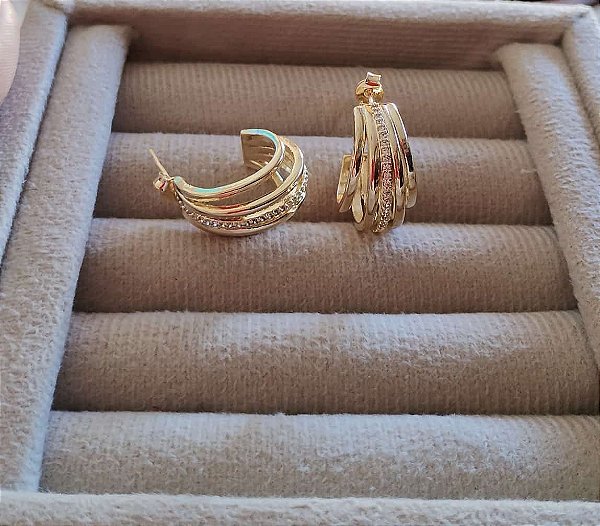 Brinco Argola com Detalhes Zircônia Banhada em Ouro 18 k.
