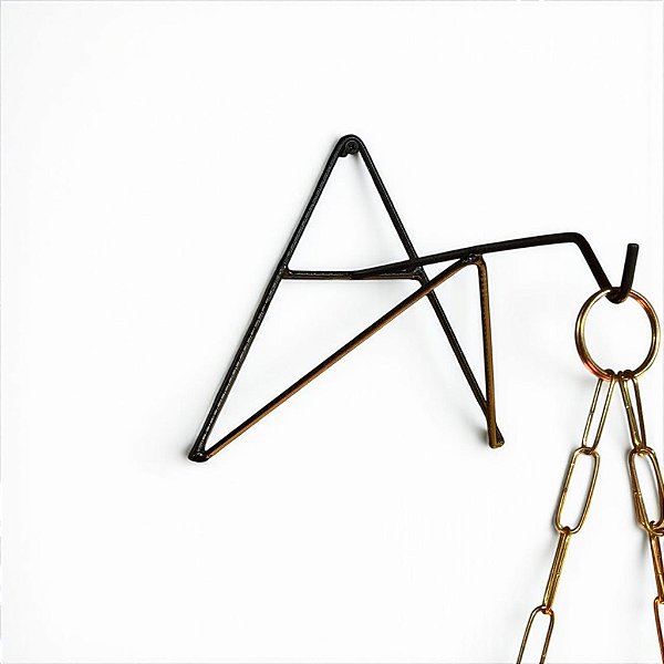 Suporte A para Decoração de Parede – Prático e Estiloso