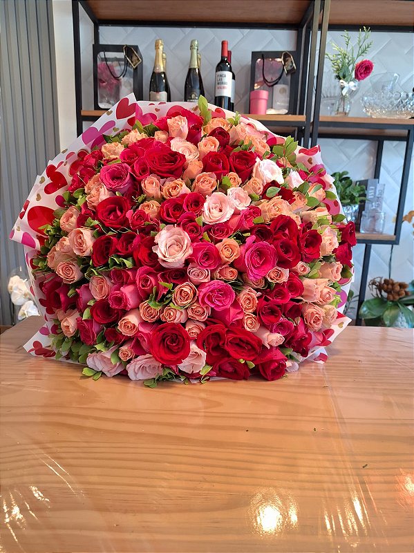 Buquê de Rosas Doce Encanto - 150 Rosas Nacionais