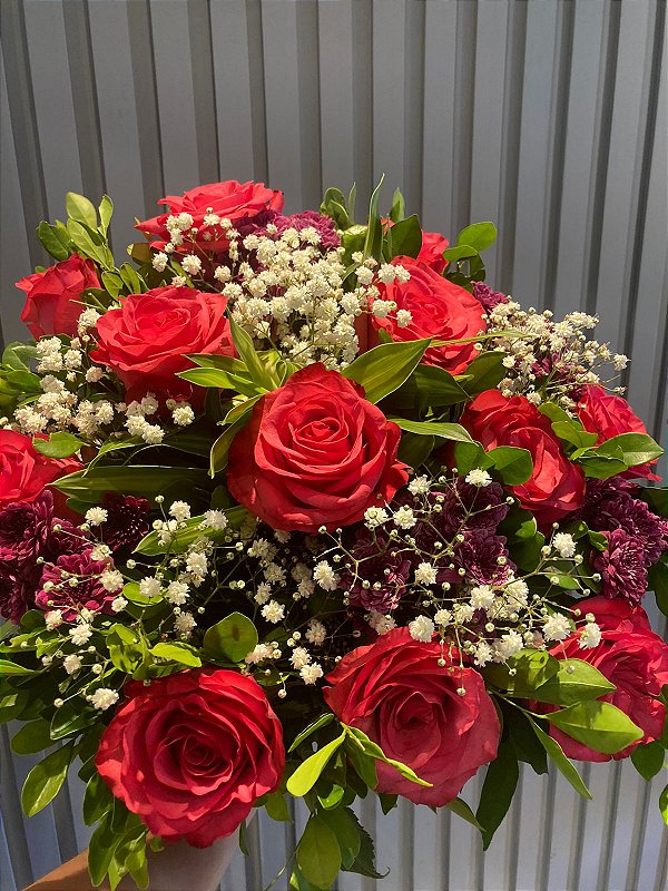 kit buquê 12 rosas + ferrero