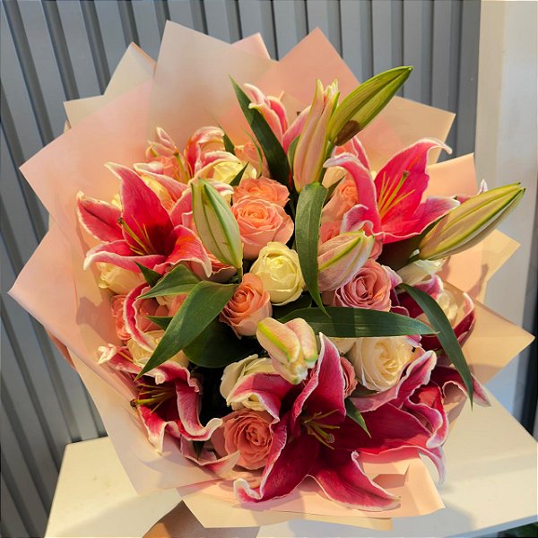 Buquê Premium Lírio e Rosas