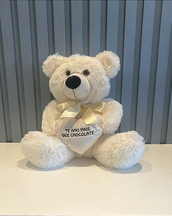 urso de Pelúcia Branco com Coração – "Te Amo Mais que Chocolate" P