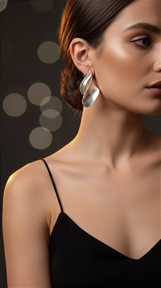 Brinco Torção Escovado Prata