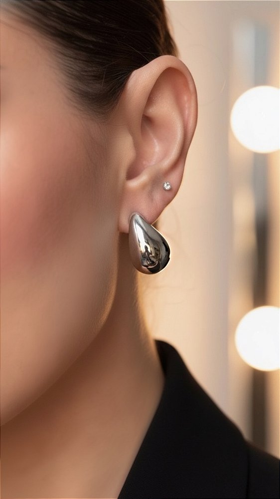 Brinco Gota Bottega Média Prata Lisa