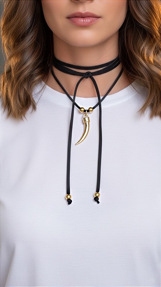 Colar Cordão Preto Dente de Sabre Dourado
