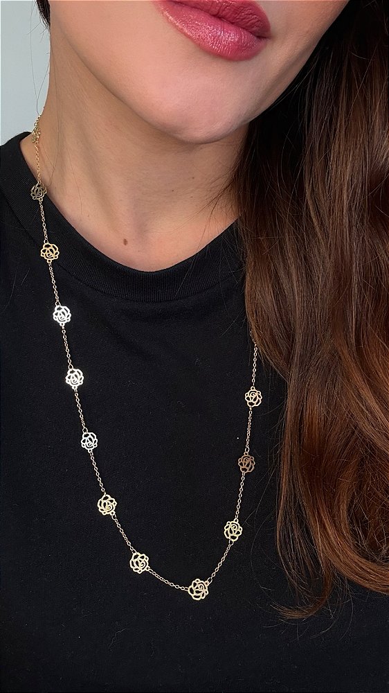 Colar Alongado Mini Camélias Dourado