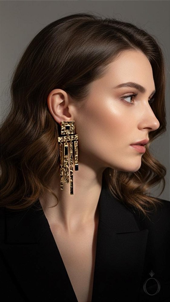 Brinco Insp Givenchy Alongado Dourado